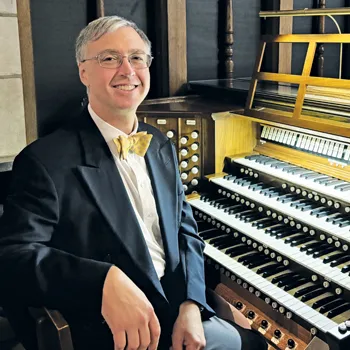 Andrew Peters