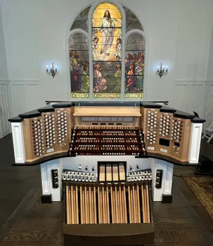 Peragallo console, Green’s Farms Church  Westport, Connecticut