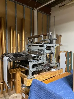 Roll punching machine